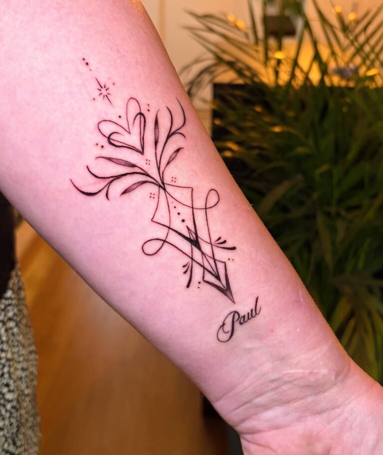 decorative tattoo-fine line